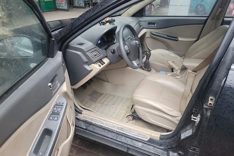 Used Chery E5 2012 1.5L Manual Sport Edition Driver Seat