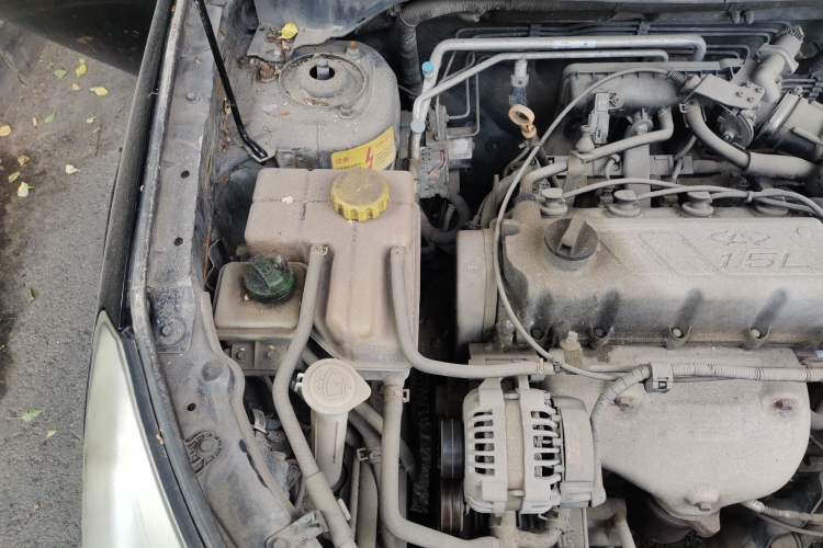 Used Chery E5 2012 1.5L Manual Sport Edition Engine Bay Right