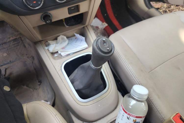 Used Chery E5 2012 1.5L Manual Sport Edition Gear Lever