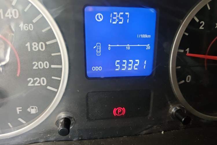 Used Chery E5 2012 1.5L Manual Sport Edition Odometer Close Up