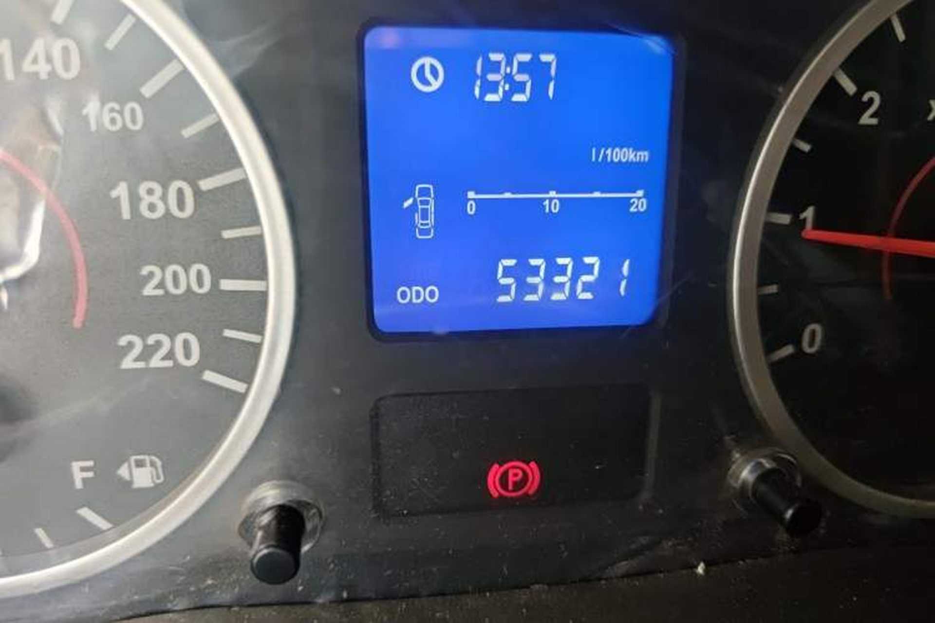Used Chery E5 2012 1.5L Manual Sport Edition Odometer Close Up