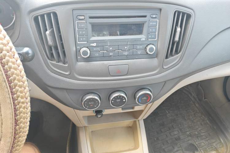 Used Chery E5 2012 1.5L Manual Sport Edition Audio And AC Panel