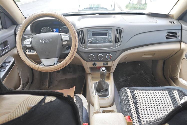 Used Chery E5 2012 1.5L Manual Sport Edition Center Console