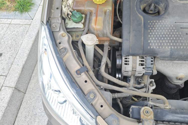 Used Chery E5 2012 1.5L Manual Sport Edition Engine Bay Right