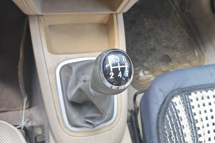 Used Chery E5 2012 1.5L Manual Sport Edition Gear Lever