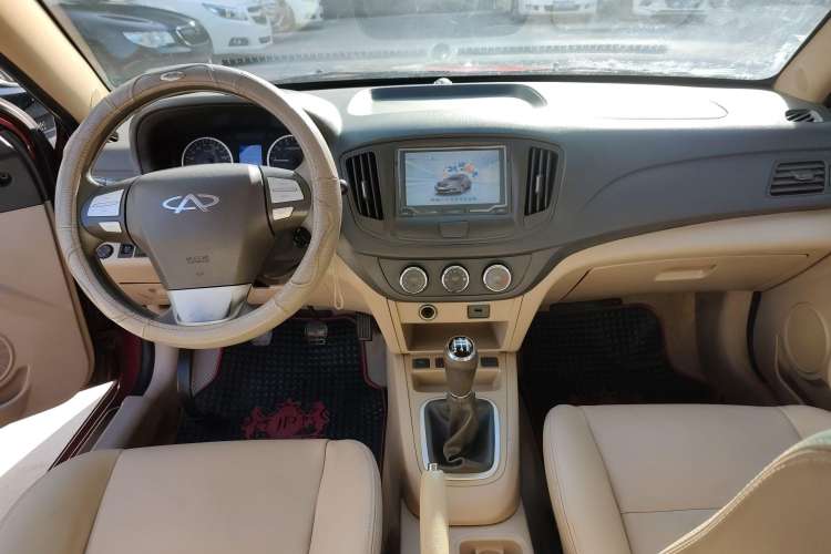 Used Chery E5 2012 1.5L Manual Sport Edition Center Console