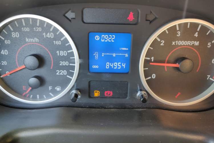 Used Chery E5 2012 1.5L Manual Sport Edition Odometer Close Up