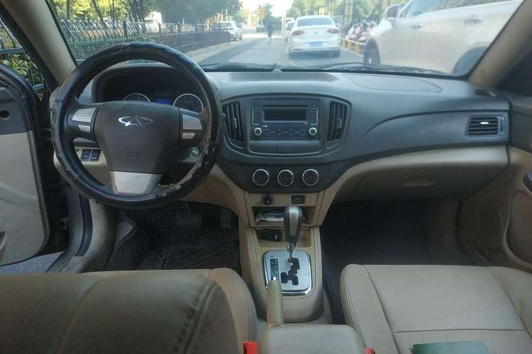 Used Chery E5 2012 1.8L CVT Sport Edition Center Console