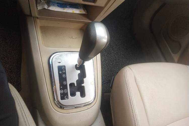 Used Chery E5 2012 1.8L CVT Sport Edition Gear Lever