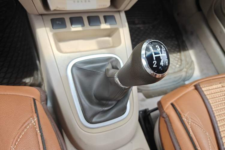Used Chery E5 2012 1.5L Manual Digital Olympic Edition Gear Lever