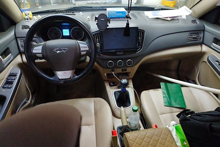 Used Chery E5 2012 1.5L Manual Sport Edition Center Console