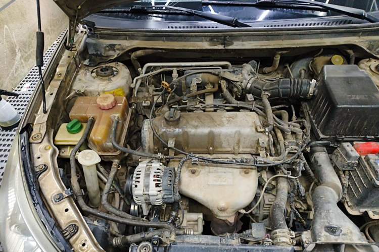 Used Chery E5 2012 1.5L Manual Sport Edition Engine Bay Right