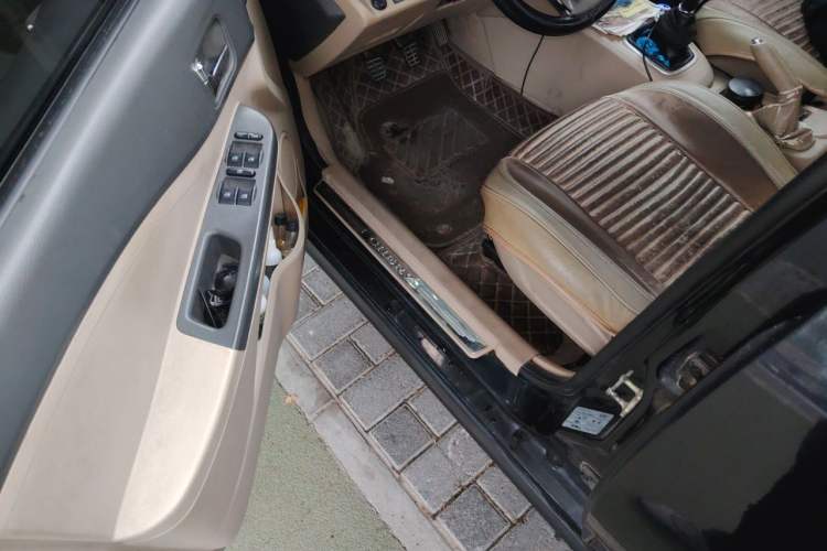 Used Chery E5 2014 1.5L Manual Youyue Model Driver Seat