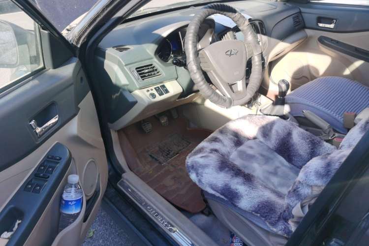 Used Chery E5 2014 1.5L Manual Youyue Model Driver Seat