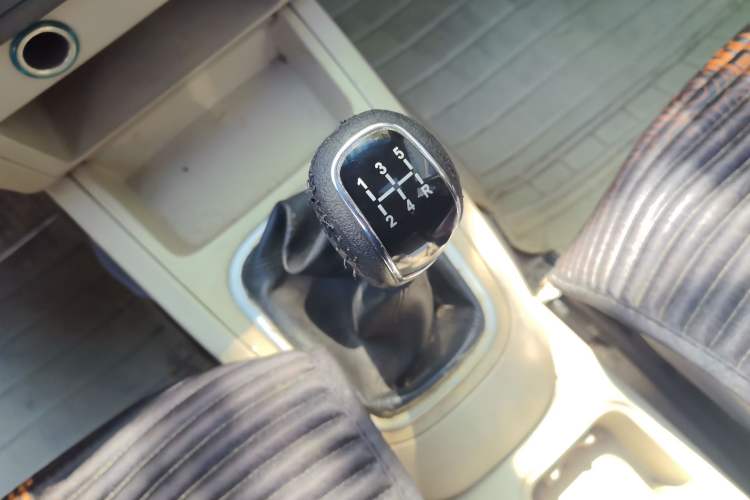 Used Chery E5 2014 1.5L Manual Youyue Model Gear Lever