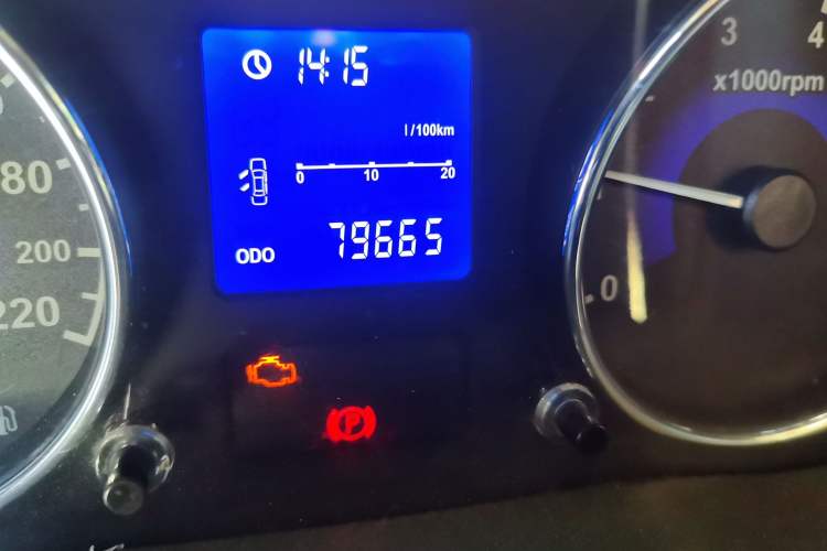 Used Chery E5 2014 1.5L Manual Youyue Model Odometer Close Up