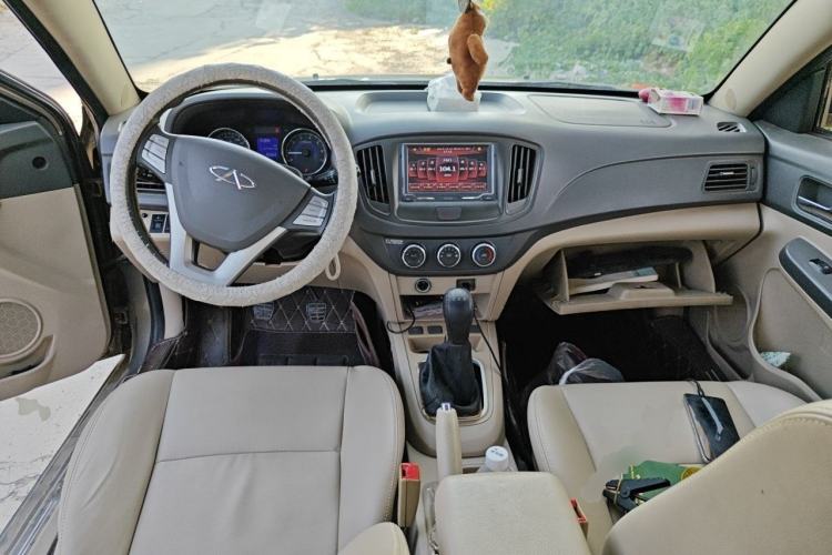 Used Chery E5 2014 1.5L Manual Zhiyue Model Center Console