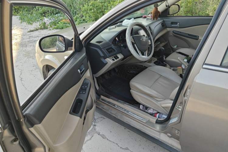 Used Chery E5 2014 1.5L Manual Zhiyue Model Driver Seat