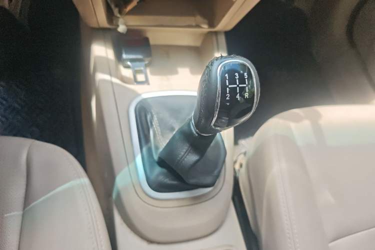 Used Chery E5 2014 1.5L Manual Youyue Model Gear Lever