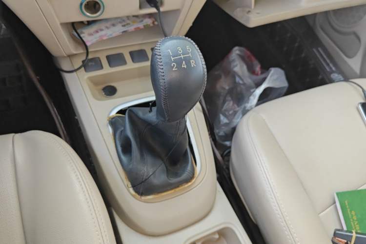 Used Chery E5 2014 1.5L Manual Zhiyue Model Gear Lever