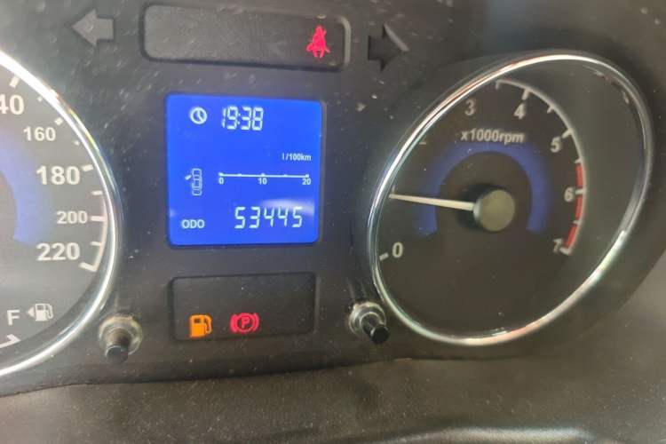 Used Chery E5 2014 1.5L Manual Youyue Model Odometer Close Up