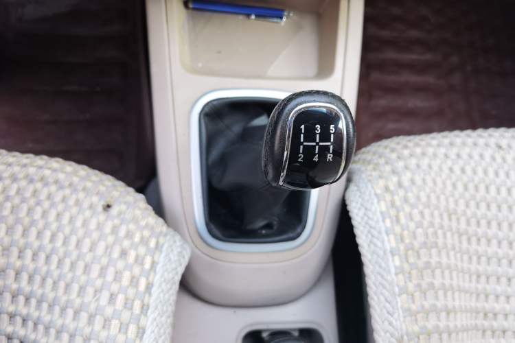 Used Chery E5 2014 1.5L Manual Youyue Model Gear Lever