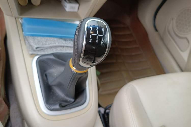 Used Chery E5 2014 1.5L Manual Youyue Model Gear Lever