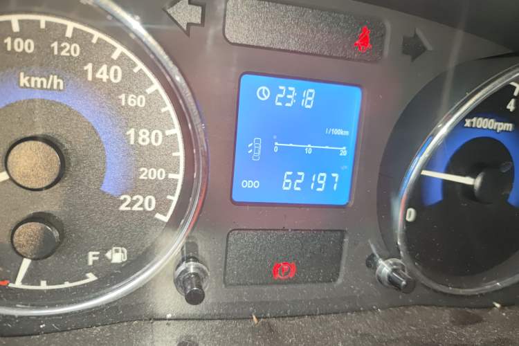 Used Chery E5 2014 1.5L Manual Zhiyue Model Odometer Close Up