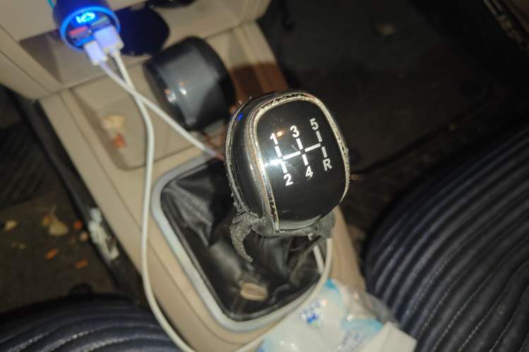 Used Chery E5 2014 1.5L Manual Youyue Model Gear Lever