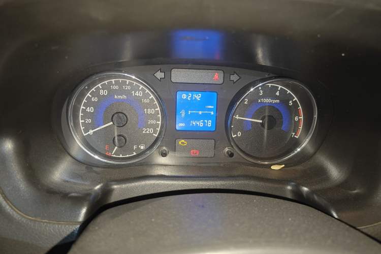 Used Chery E5 2014 1.5L Manual Youyue Model Odometer Close Up