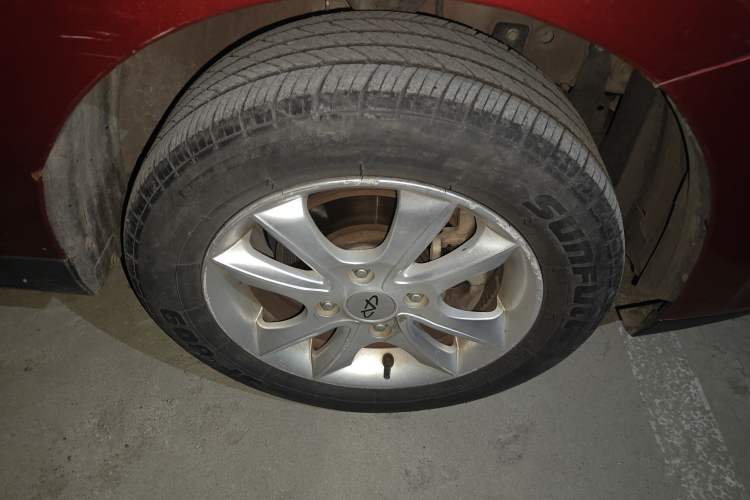 Used Chery E5 2014 1.5L Manual Youyue Model Right Front Wheel Hub