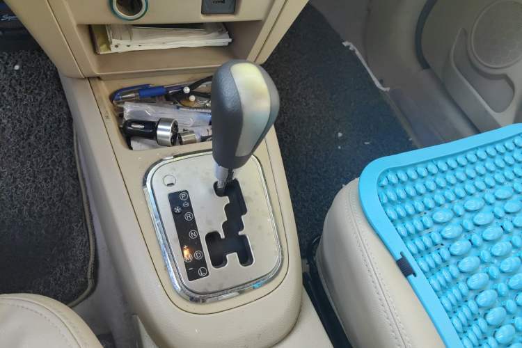 Used Chery E5 2014 1.8L CVT Enjoyment Model Gear Lever