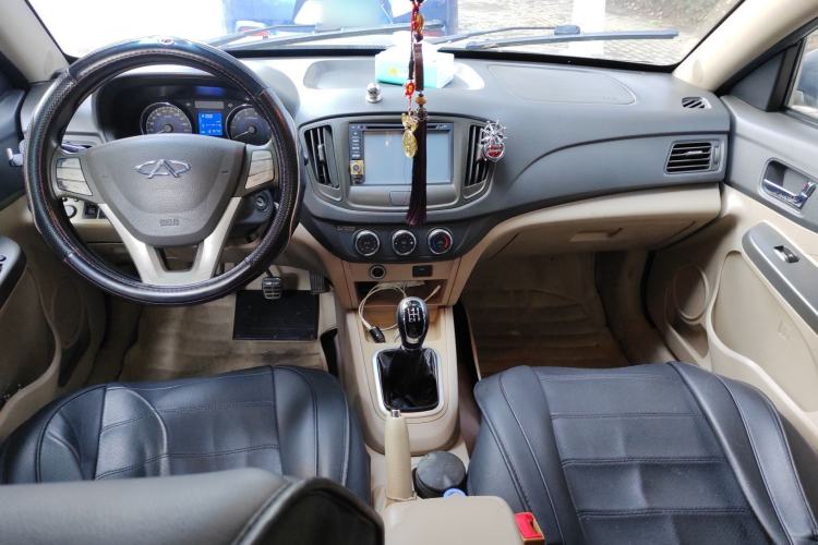 Used Chery E5 2014 1.5L Manual Youyue Model Center Console