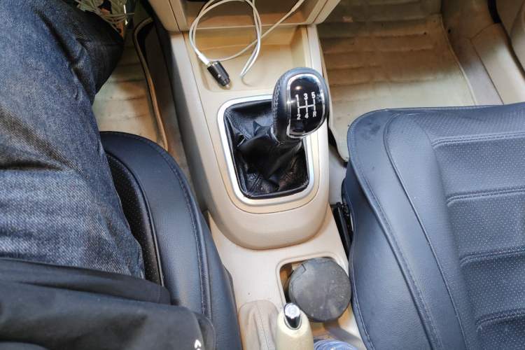 Used Chery E5 2014 1.5L Manual Youyue Model Gear Lever