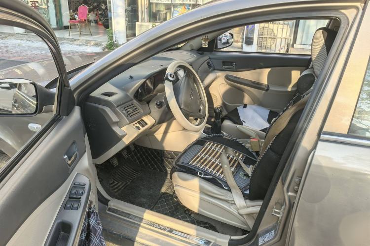 Used Chery E5 2014 1.5L Manual Youyue Model Interior 2