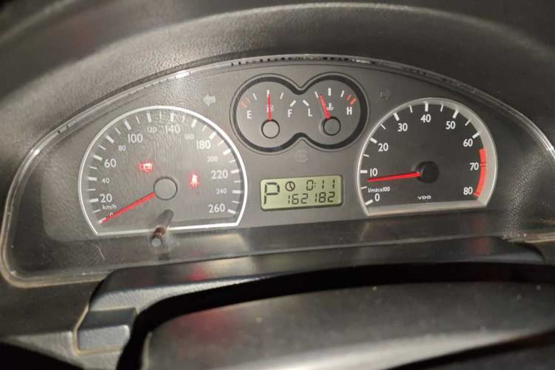 Used Chery Eastar 2004 2.0L Automatic Base Version Instrument Cluster
