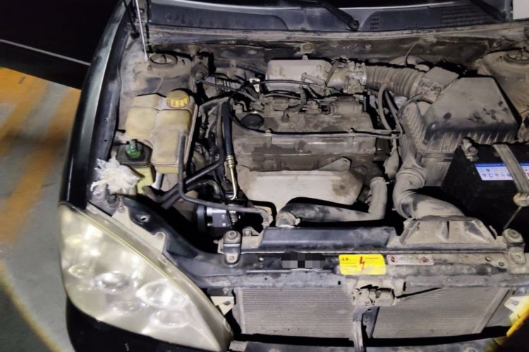 Used Chery Eastar 2005 2.0L Manual Base Version Engine Bay Right