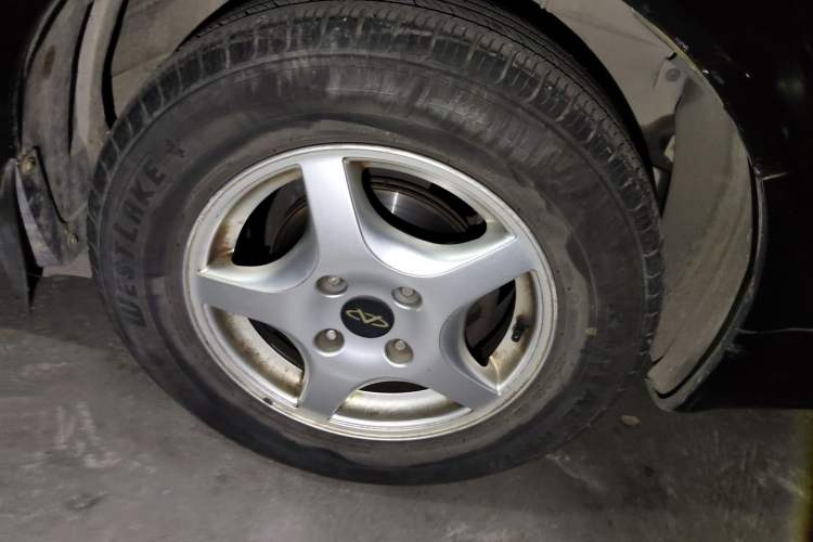Used Chery Eastar 2005 2.0L Manual Base Version Right Front Wheel Hub