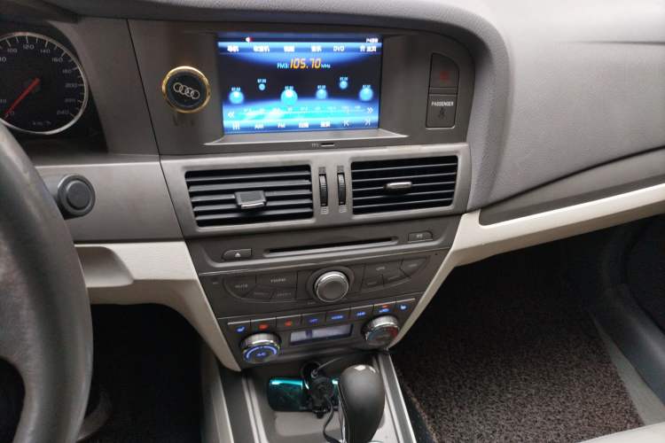 Used Chery Eastar 2012 2.0L CVT Zhiya Edition Audio And AC Panel