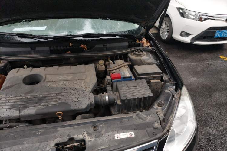 Used Chery Eastar 2012 2.0L CVT Zhiya Edition Engine Bay Left
