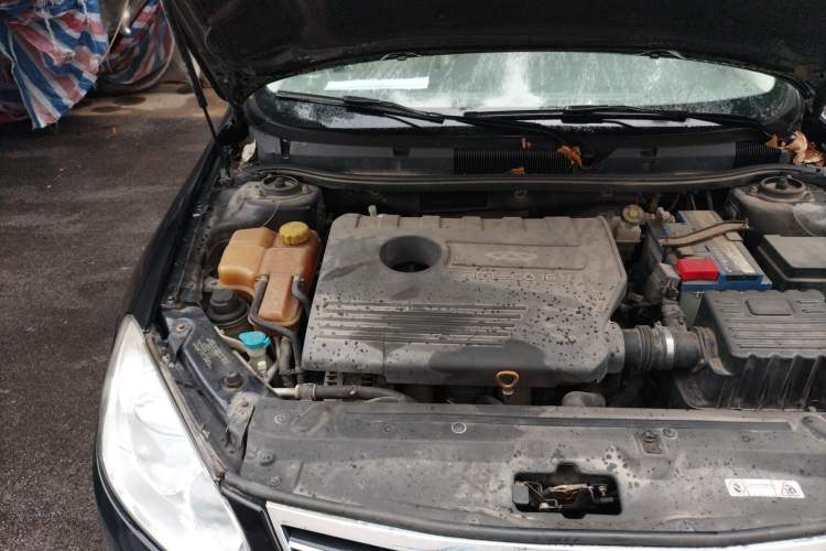 Used Chery Eastar 2012 2.0L CVT Zhiya Edition Engine Bay Right
