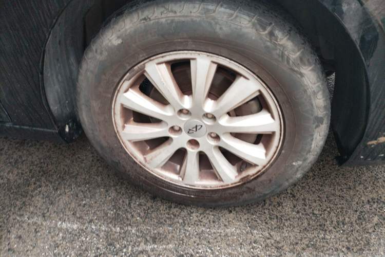 Used Chery Eastar 2012 2.0L CVT Zhiya Edition Right Front Wheel Hub