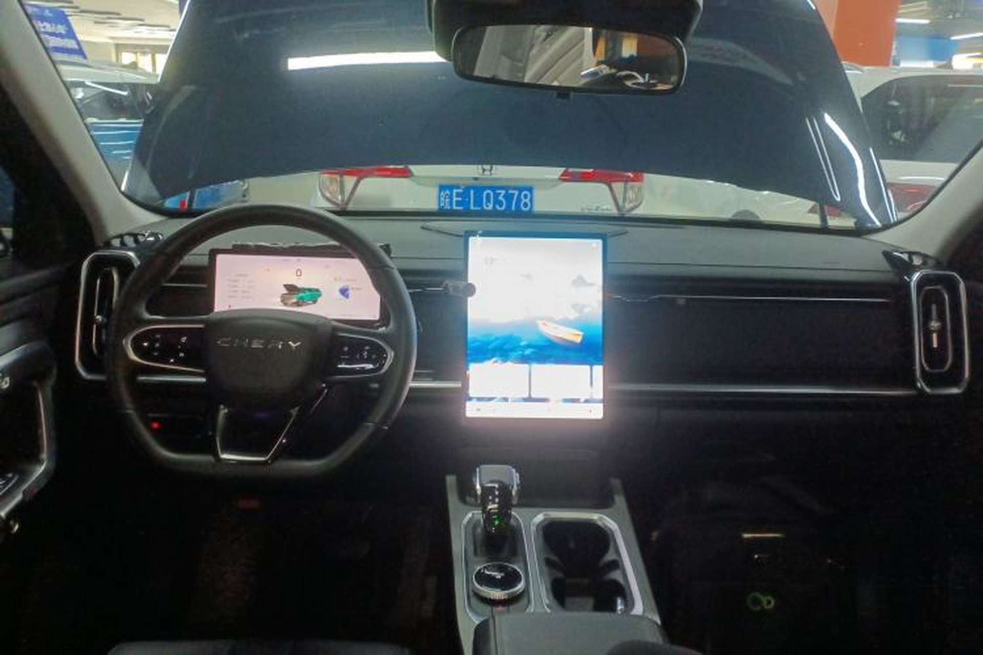 Used Chery Explore 06 2023 Yoye Edition 1.6T Two-Wheel Drive Explorer Center Console
