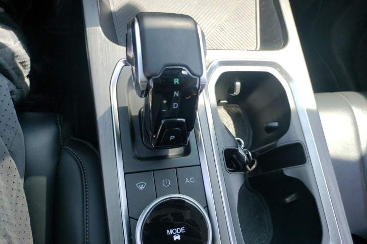 Used Chery Explore 06 2023 Yoye Edition 1.6T Four-Wheel Drive Explore Boundary Gear Lever