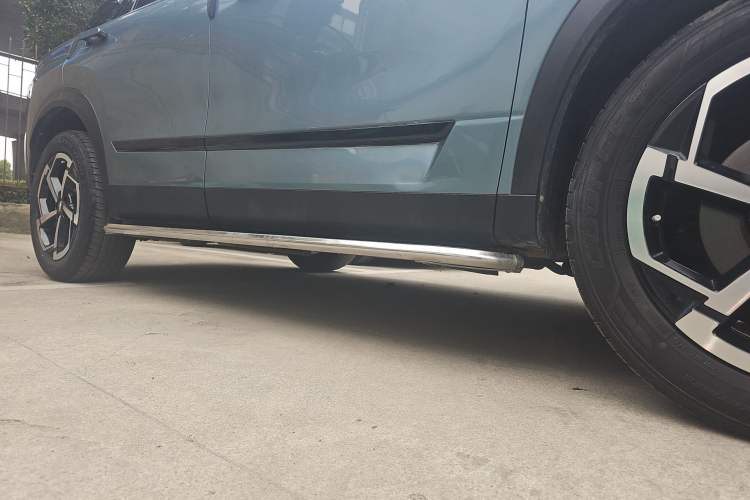 Used Chery Explore 06 2023 Urban Edition 1.6T Two-Wheel Drive Luxury Right Side Sill