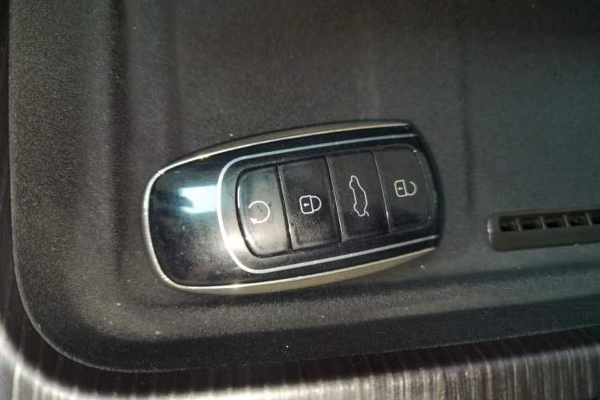Used Chery Explore 06 2023 Urban Edition 1.6T Two-Wheel Drive Luxury Vehicle Key
