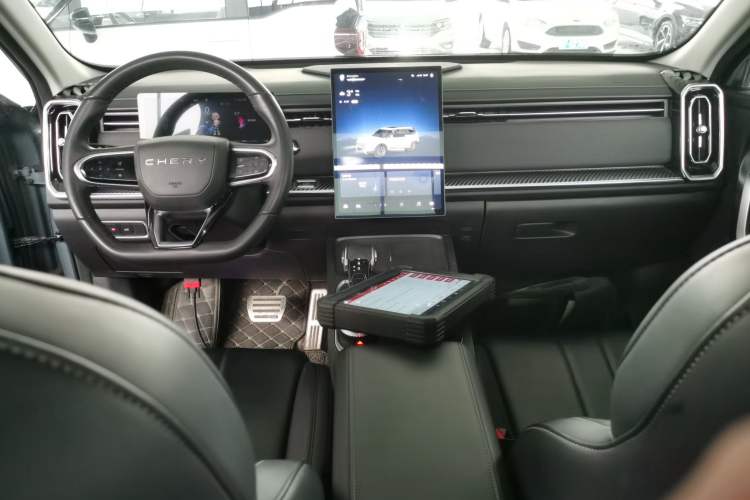 Used Chery Explore 06 2023 Urban Edition 1.6T Two-Wheel Drive Luxury Center Console