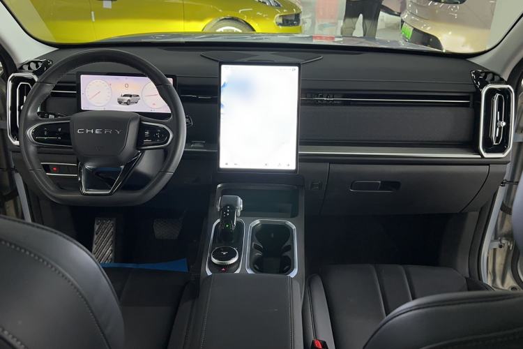 Used Chery Explore 06 2023 Yoye Edition 1.6T Four-Wheel Drive Explore Boundary Center Console