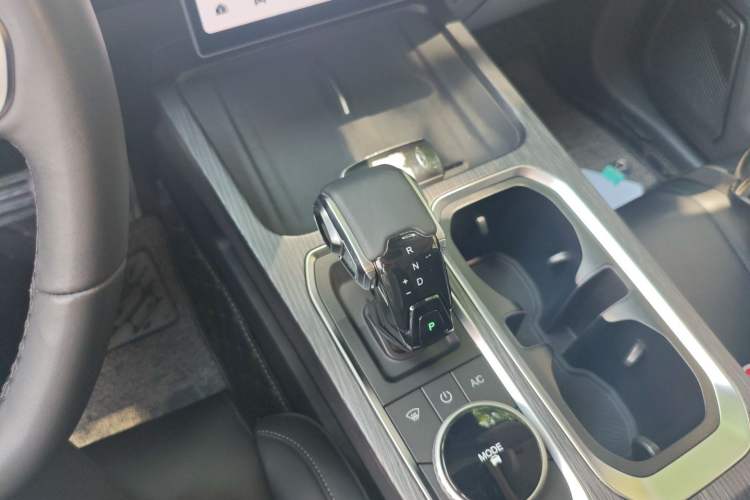 Used Chery Explore 06 2023 Urban Edition 1.6T Two-Wheel Drive Luxury Gear Lever