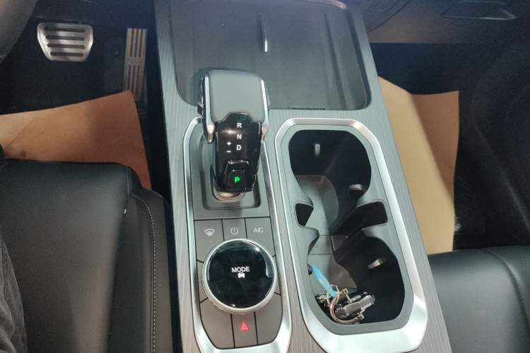 Used Chery Explore 06 2023 Urban Edition 1.6T Two-Wheel Drive Luxury Gear Lever